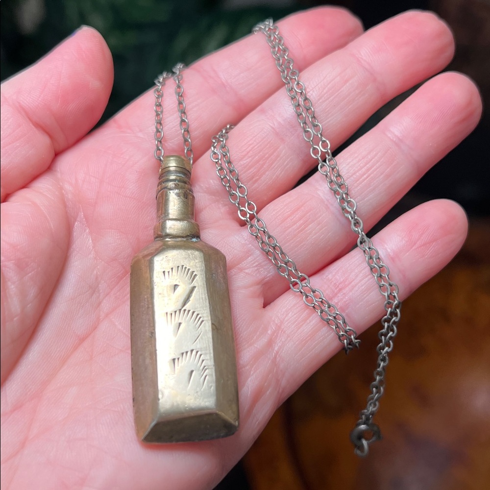 Vintage Antique Etched Brass Perfume Bottle Dauber Pendant Silver Chain Necklace - Picture 6 of 8